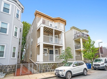 7 Hallam Street, Boston, Massachusetts, 9 Bedrooms Bedrooms, 21 Rooms Rooms,3 BathroomsBathrooms,Residential Income,For Sale,Hallam Street,73348596