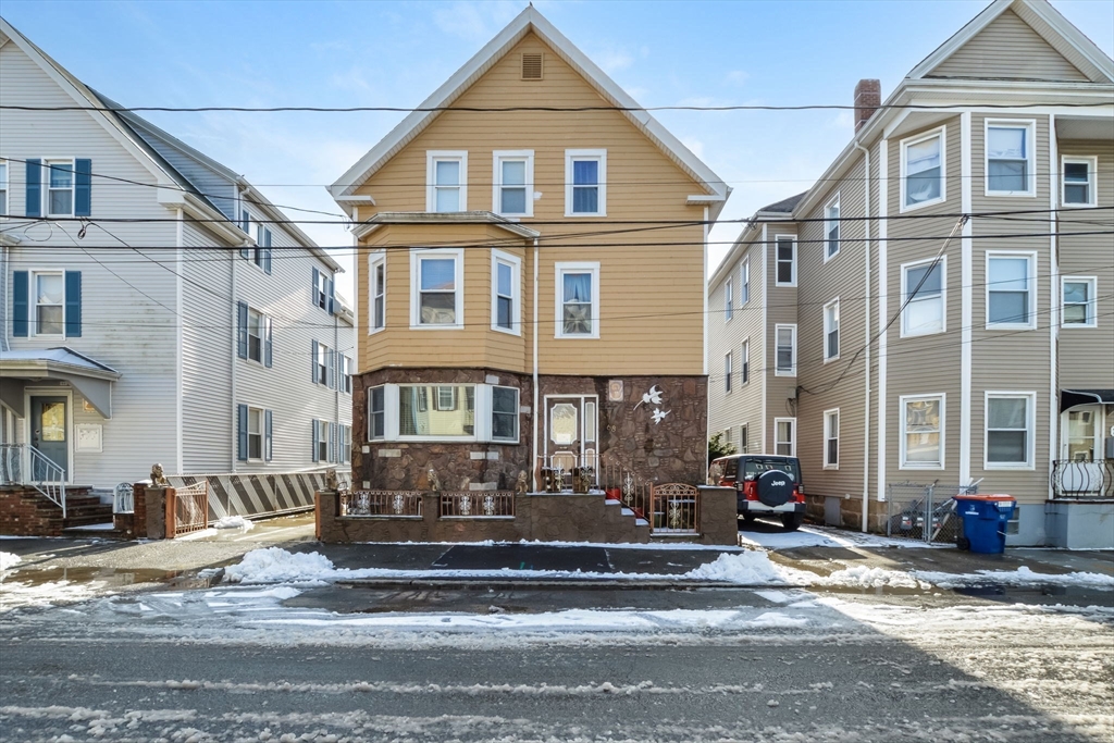 68 Jouvette St, New Bedford, Massachusetts, 8 Bedrooms Bedrooms, 15 Rooms Rooms,3.5 BathroomsBathrooms,Residential Income,For Sale,Jouvette St,73332885