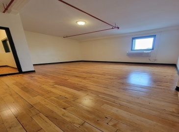 33 Dover St, Brockton, Massachusetts, ,Commercial Lease,For Rent,Dover St,73365498
