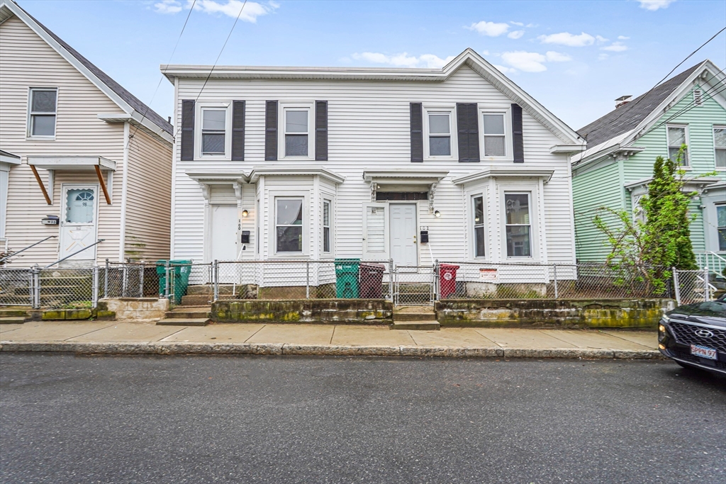 100-102 West 6th St, Lowell, Massachusetts, 5 Bedrooms Bedrooms, 9 Rooms Rooms,2 BathroomsBathrooms,Residential Income,For Sale,West 6th St,73365947