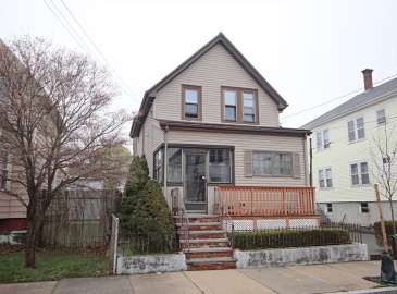 25 Blaine Street, Malden, Massachusetts, 4 Bedrooms Bedrooms, 9 Rooms Rooms,2 BathroomsBathrooms,Residential Income,For Sale,Blaine Street,73366111