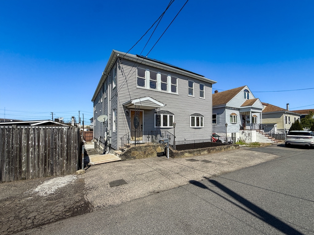 71 Pitcairn St, Revere, Massachusetts, 6 Bedrooms Bedrooms, 13 Rooms Rooms,3 BathroomsBathrooms,Residential Income,For Sale,Pitcairn St,73366435