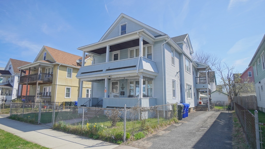 105 Malden St, Springfield, Massachusetts, 6 Bedrooms Bedrooms, 12 Rooms Rooms,2 BathroomsBathrooms,Residential Income,For Sale,Malden St,73366449