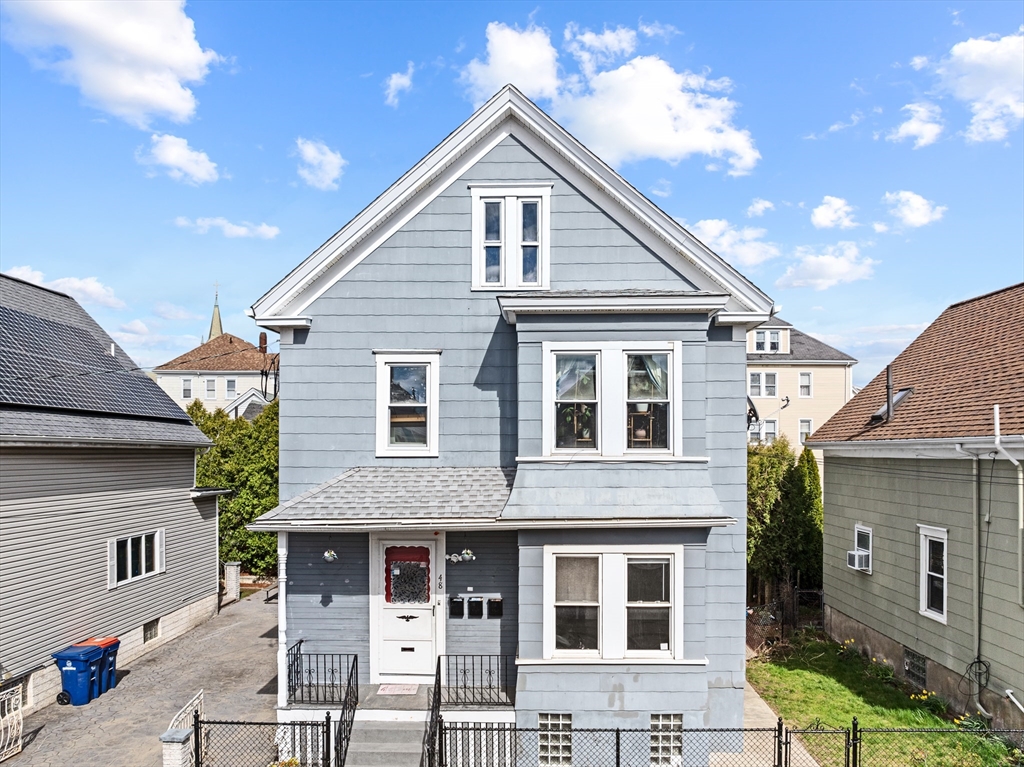 48 Crapo St, New Bedford, Massachusetts, 6 Bedrooms Bedrooms, 12 Rooms Rooms,2 BathroomsBathrooms,Residential Income,For Sale,Crapo St,73366238