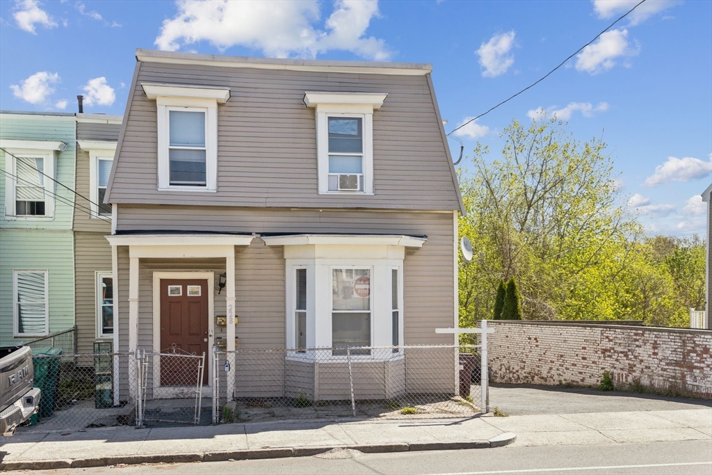 228 Lawrence, Lowell, Massachusetts, 4 Bedrooms Bedrooms, 8 Rooms Rooms,2 BathroomsBathrooms,Residential Income,For Sale,Lawrence,73366422