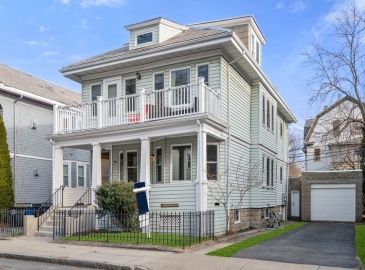 47 Walker St, Somerville, Massachusetts, 5 Bedrooms Bedrooms, 15 Rooms Rooms,2 BathroomsBathrooms,Residential Income,For Sale,Walker St,73346850