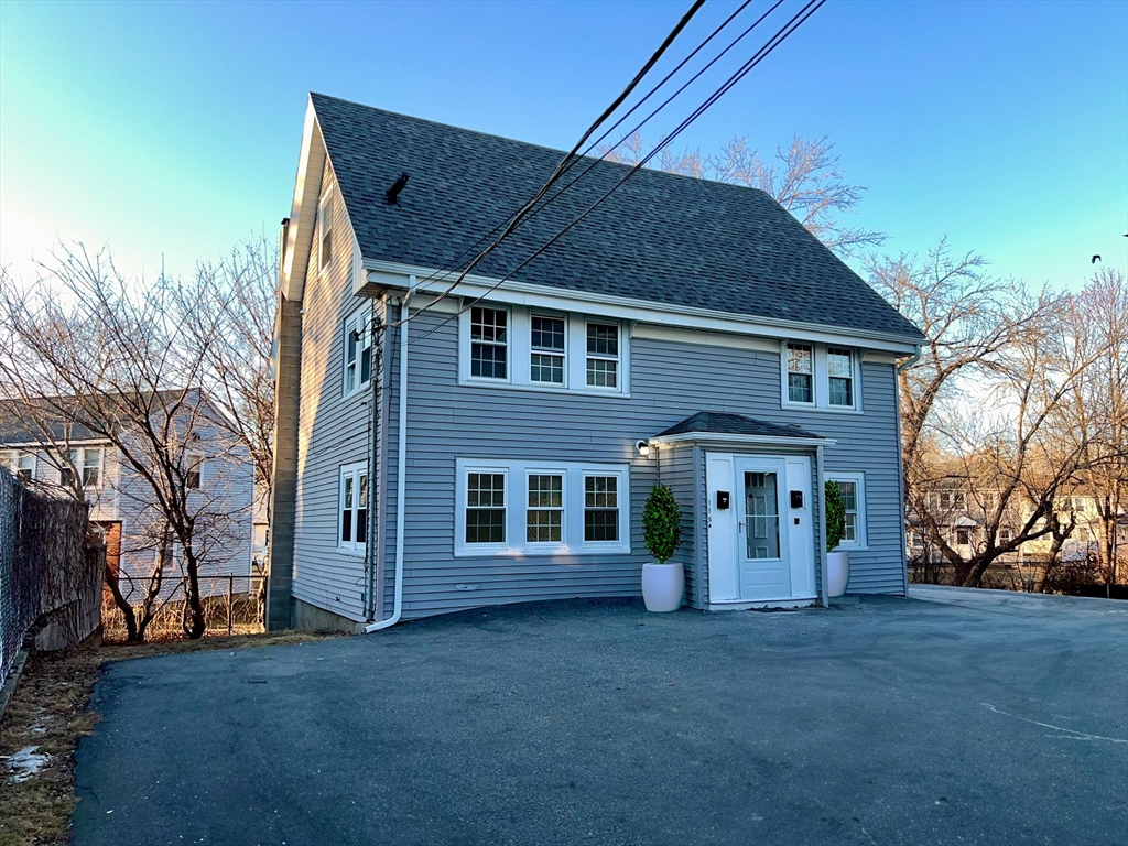 115-A Holyoke St, Lynn, Massachusetts, 4 Bedrooms Bedrooms, 10 Rooms Rooms,2 BathroomsBathrooms,Residential Income,For Sale,Holyoke St,73347724
