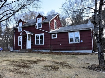 65 Charlton Street, Oxford, Massachusetts, 4 Bedrooms Bedrooms, 11 Rooms Rooms,3 BathroomsBathrooms,Residential Income,For Sale,Charlton Street,73339427