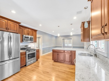 6-8 Newburg Street, Boston, Massachusetts, 5 Bedrooms Bedrooms, 11 Rooms Rooms,2 BathroomsBathrooms,Residential Income,For Sale,Newburg Street,73366643