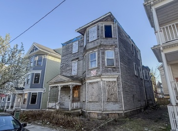 73 Romsey St, Boston, Massachusetts, 9 Bedrooms Bedrooms, 18 Rooms Rooms,3 BathroomsBathrooms,Residential Income,For Sale,Romsey St,73366271
