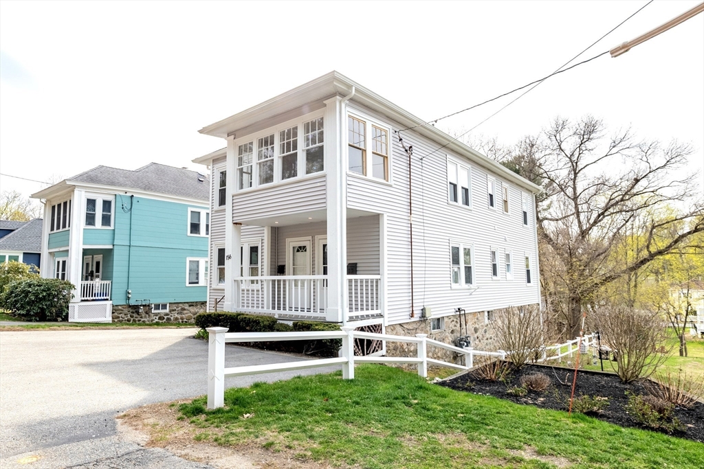 156 High St, Andover, Massachusetts, 5 Bedrooms Bedrooms, 11 Rooms Rooms,2 BathroomsBathrooms,Residential Income,For Sale,High St,73366384