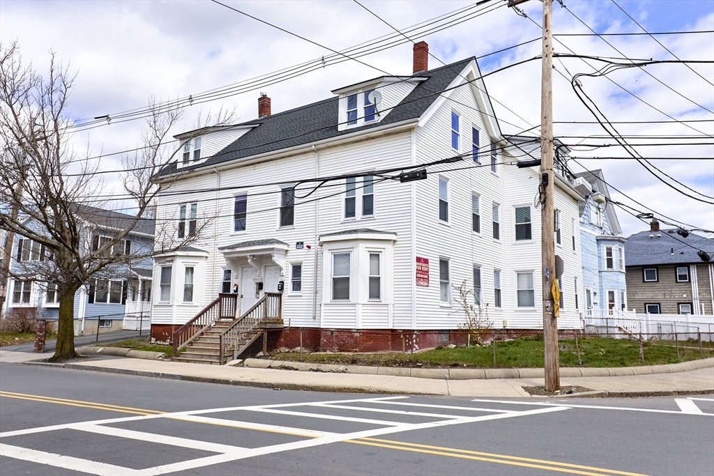 133 Chestnut St, Lynn, Massachusetts, 12 Bedrooms Bedrooms, 24 Rooms Rooms,6 BathroomsBathrooms,Residential Income,For Sale,Chestnut St,73366704