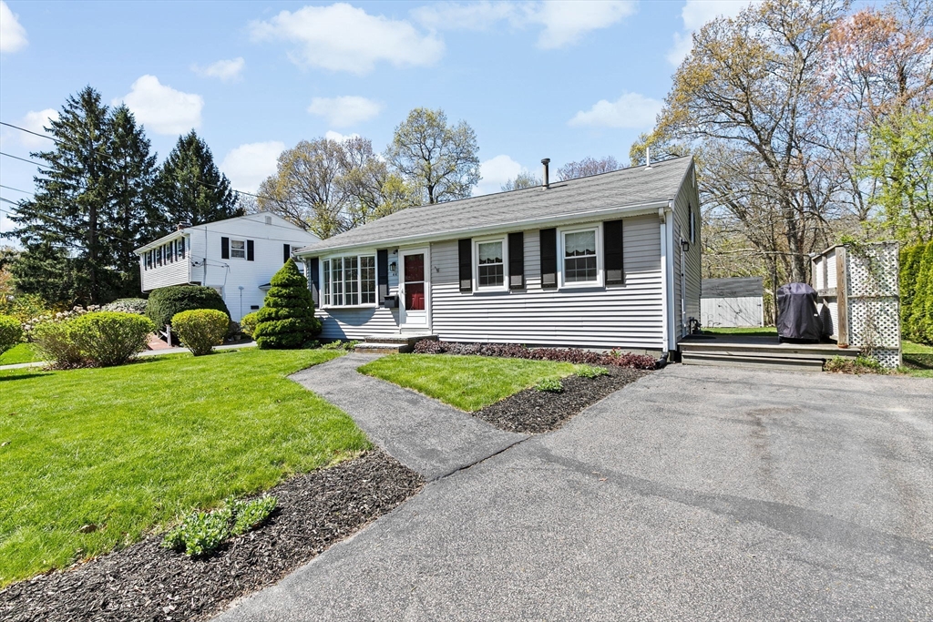 44 Eastfield Drive, Brockton, Massachusetts, 3 Bedrooms Bedrooms, 5 Rooms Rooms,1 BathroomBathrooms,Residential,For Sale,Eastfield Drive,73366717