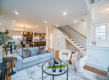 34 Rosecliff, Boston, Massachusetts, 6 Bedrooms Bedrooms, 11 Rooms Rooms,4.5 BathroomsBathrooms,Residential Income,For Sale,Rosecliff,73366841