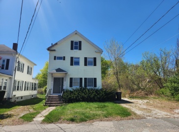 7 E Main St, Avon, Massachusetts, 4 Bedrooms Bedrooms, 9 Rooms Rooms,2 BathroomsBathrooms,Residential Income,For Sale,E Main St,73367035