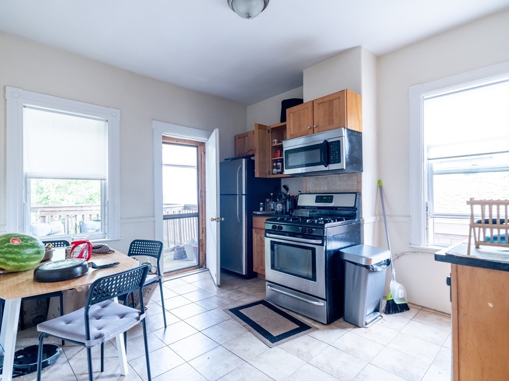 43 School, Boston, Massachusetts, 2 Bedrooms Bedrooms, 6 Rooms Rooms,1 BathroomBathrooms,Residential Lease,For Rent,School,73367372