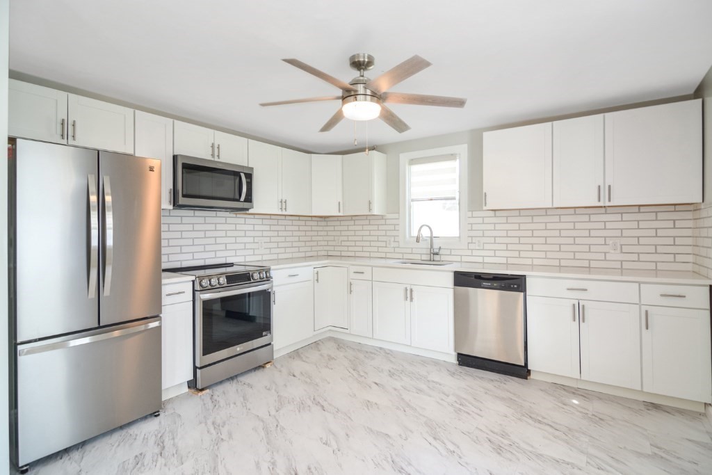 31 Ellis St, Brockton, Massachusetts, 4 Bedrooms Bedrooms, 11 Rooms Rooms,2 BathroomsBathrooms,Residential Income,For Sale,Ellis St,73367952