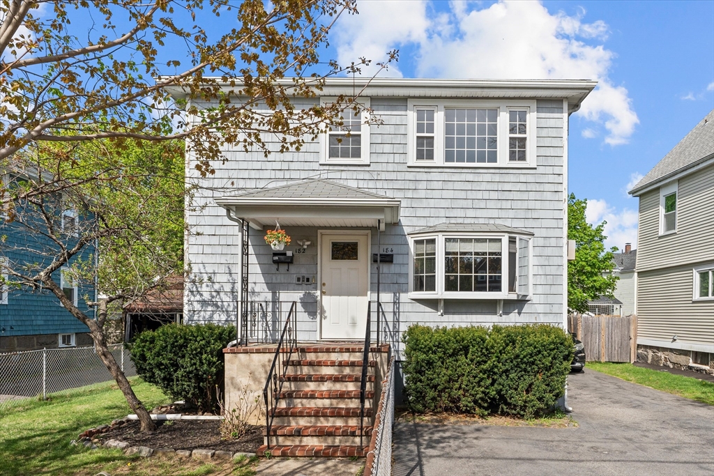 182 Safford St, Quincy, Massachusetts, 6 Bedrooms Bedrooms, 10 Rooms Rooms,3 BathroomsBathrooms,Residential Income,For Sale,Safford St,73367802