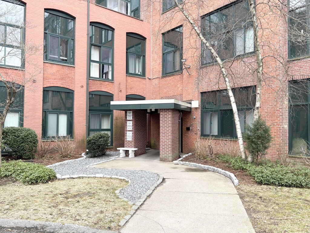 150 Rumford Ave., Mansfield, Massachusetts, 2 Bedrooms Bedrooms, 4 Rooms Rooms,1 BathroomBathrooms,Residential Lease,For Rent,Rumford Ave.,73353261