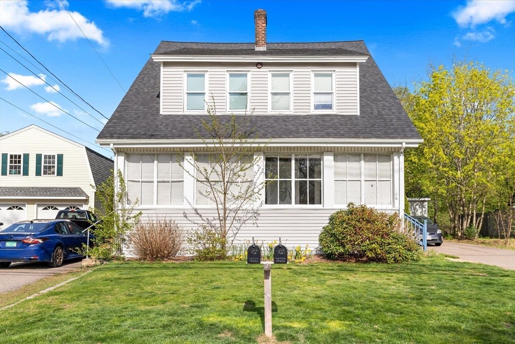 104-106 South Main St, Mansfield, Massachusetts, 5 Bedrooms Bedrooms, 13 Rooms Rooms,3 BathroomsBathrooms,Residential Income,For Sale,South Main St,73368156