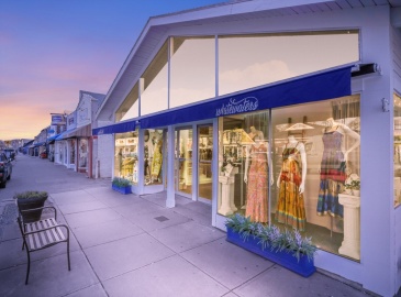 574 Main Street, Barnstable, Massachusetts, 2 Bedrooms Bedrooms, 5 Rooms Rooms,1.5 BathroomsBathrooms,Residential Income,For Sale,Main Street,73368287