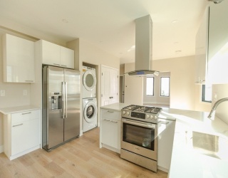 132-134 Holton St, Boston, Massachusetts, 3 Bedrooms Bedrooms, 6 Rooms Rooms,2 BathroomsBathrooms,Residential Lease,For Rent,Holton St,73368282