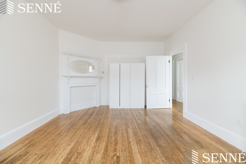 19 Trowbridge St, Cambridge, Massachusetts, 4 Bedrooms Bedrooms, 6 Rooms Rooms,1 BathroomBathrooms,Residential Lease,For Rent,Trowbridge St,73368302