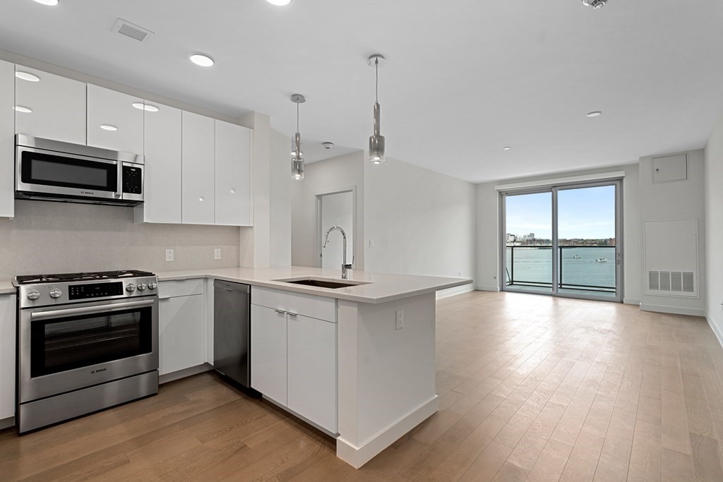 45 Lewis Street, Boston, Massachusetts, 2 Bedrooms Bedrooms, 5 Rooms Rooms,2 BathroomsBathrooms,Residential Lease,For Rent,Lewis Street,73368307