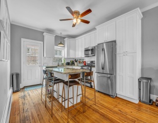 210 W 8th, Boston, Massachusetts, 4 Bedrooms Bedrooms, 6 Rooms Rooms,2.5 BathroomsBathrooms,Residential Lease,For Rent,W 8th,73368354