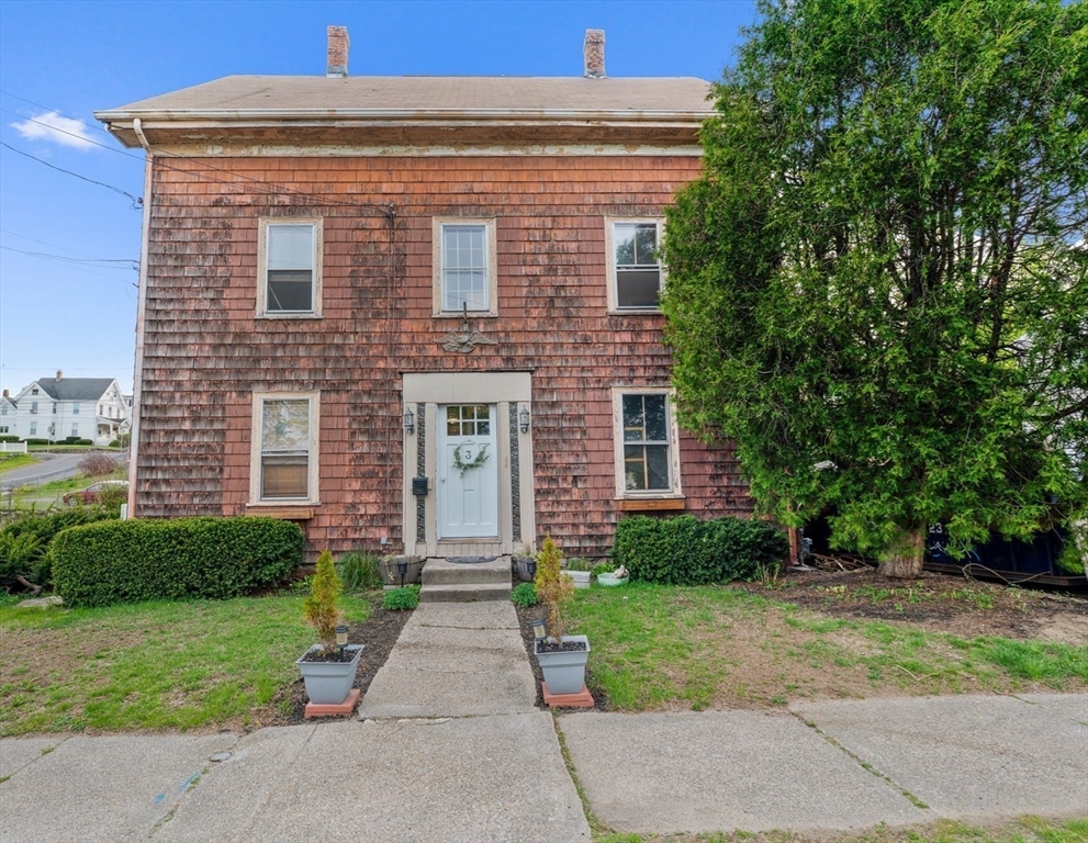 3 Rockland Street, Wakefield, Massachusetts, 6 Bedrooms Bedrooms, 12 Rooms Rooms,2 BathroomsBathrooms,Residential Income,For Sale,Rockland Street,73368136