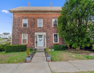 3 Rockland Street, Wakefield, Massachusetts, 6 Bedrooms Bedrooms, 12 Rooms Rooms,2 BathroomsBathrooms,Residential Income,For Sale,Rockland Street,73368136