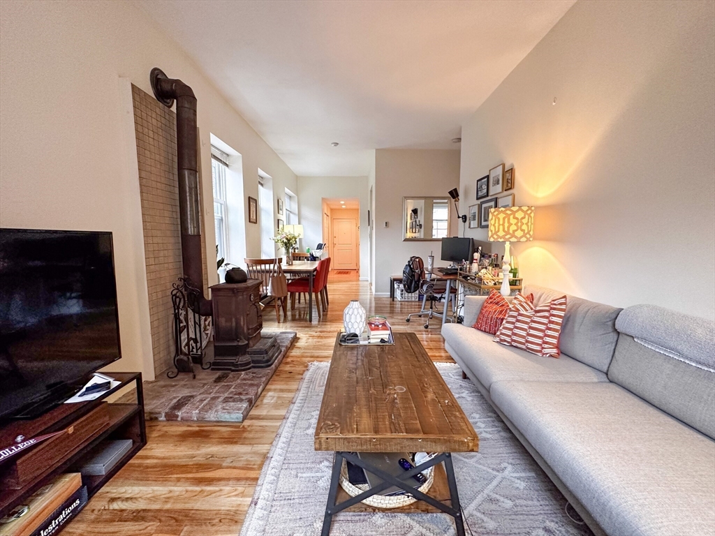 3 Worcester Square, Boston, Massachusetts, 1 Bedroom Bedrooms, 4 Rooms Rooms,1 BathroomBathrooms,Residential Lease,For Rent,Worcester Square,73368607