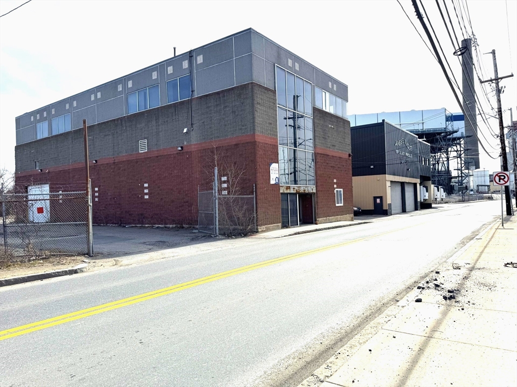 4 Betty Street, Everett, Massachusetts, ,Commercial Lease,For Rent,Betty Street,73368536