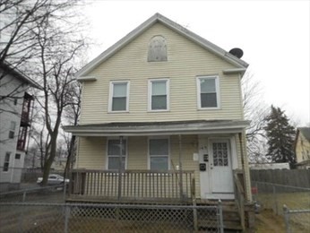 145 Quincy St, Springfield, Massachusetts, 6 Bedrooms Bedrooms, 10 Rooms Rooms,2 BathroomsBathrooms,Residential Income,For Sale,Quincy St,73368625