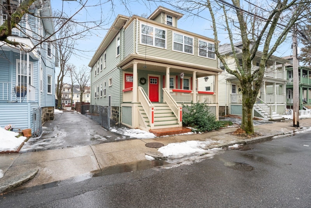 16 Easton Street, Boston, Massachusetts, 8 Bedrooms Bedrooms, 20 Rooms Rooms,4 BathroomsBathrooms,Residential Income,For Sale,Easton Street,73368629