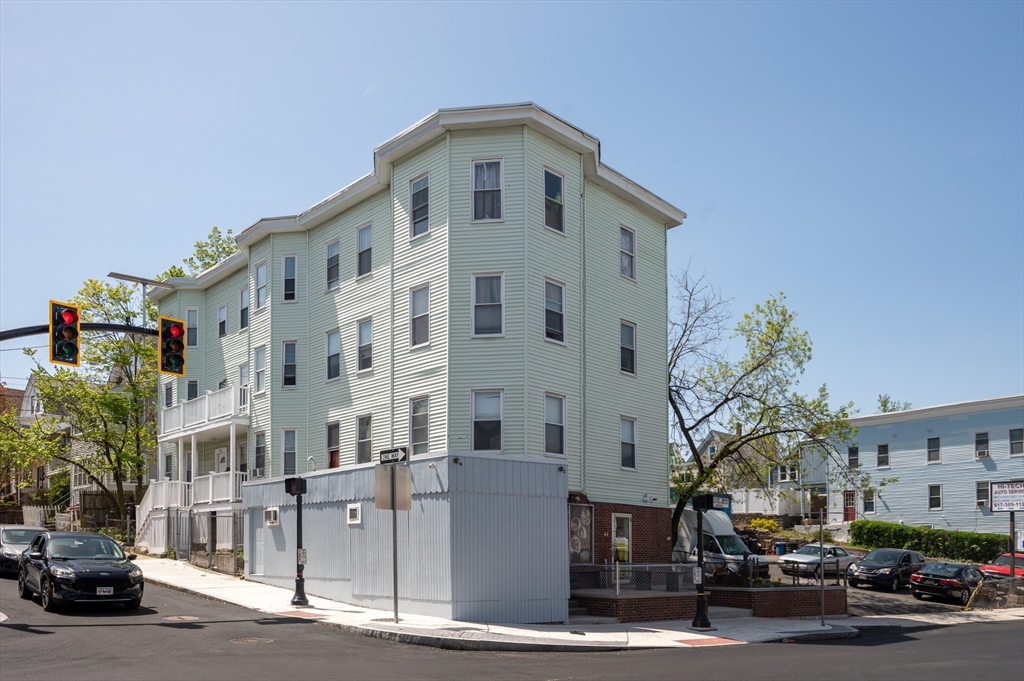412-414 Ferry Street, Everett, Massachusetts, 18 Bedrooms Bedrooms, 30 Rooms Rooms,6.5 BathroomsBathrooms,Residential Income,For Sale,Ferry Street,73368671