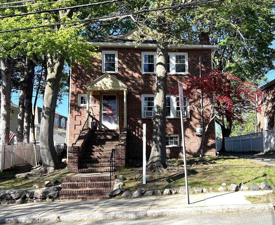 67 Gordon St, Somerville, Massachusetts, 4 Bedrooms Bedrooms, 10 Rooms Rooms,2 BathroomsBathrooms,Residential Income,For Sale,Gordon St,73368672
