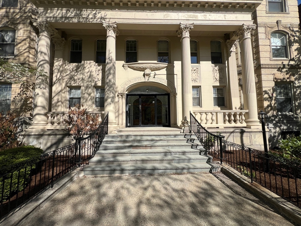 74 Fenway Street, Boston, Massachusetts, 1 Bedroom Bedrooms, 4 Rooms Rooms,1 BathroomBathrooms,Residential Lease,For Rent,Fenway Street,73368576