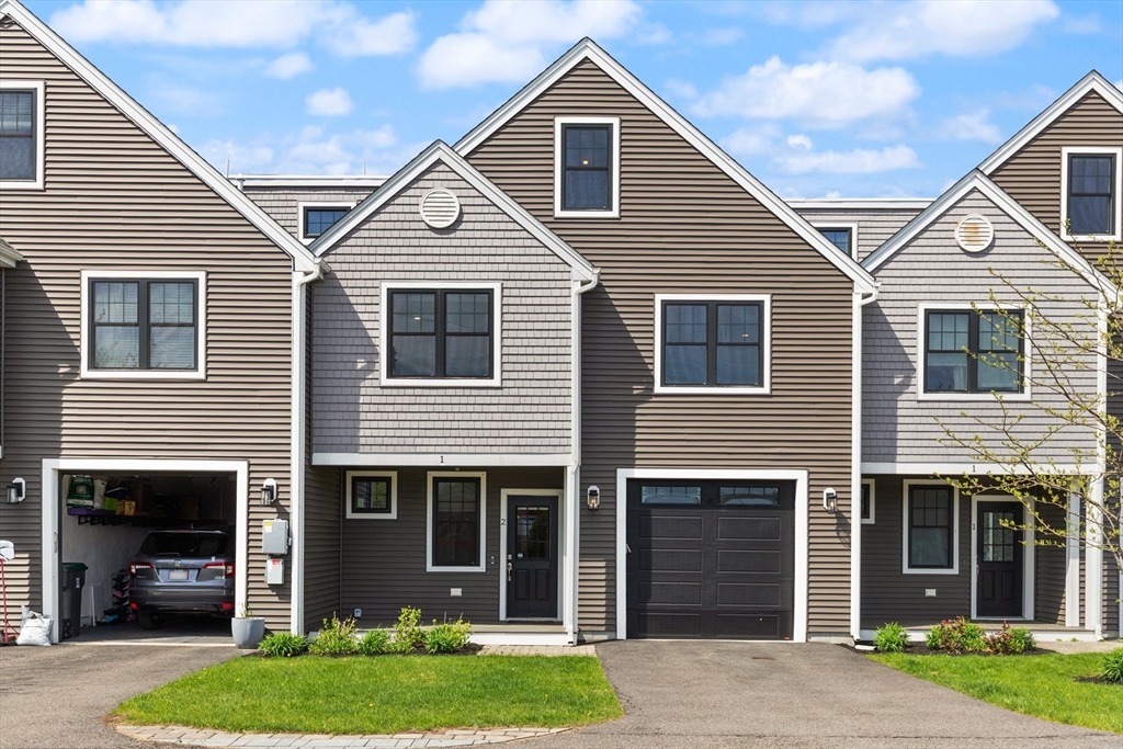 1 Stacey St, Natick, Massachusetts, 3 Bedrooms Bedrooms, 6 Rooms Rooms,2.5 BathroomsBathrooms,Residential Lease,For Rent,Stacey St,73368756