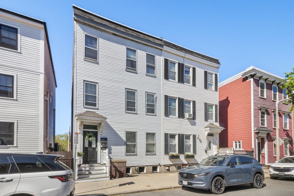 508 East 3rd St, Boston, Massachusetts, 4 Bedrooms Bedrooms, 11 Rooms Rooms,3 BathroomsBathrooms,Residential Income,For Sale,East 3rd St,73368816