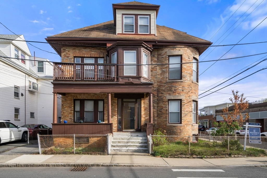 5 Waveway Ave, Winthrop, Massachusetts, 6 Bedrooms Bedrooms, 15 Rooms Rooms,6 BathroomsBathrooms,Residential Income,For Sale,Waveway Ave,73368845