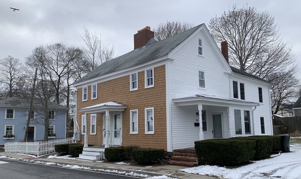 252 Water St, Newburyport, Massachusetts, 2 Bedrooms Bedrooms, 6 Rooms Rooms,1.5 BathroomsBathrooms,Residential Lease,For Rent,Water St,73368917