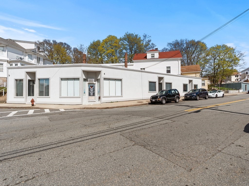 1792 Pleasant Street, Fall River, Massachusetts, 7 Bedrooms Bedrooms, 24 Rooms Rooms,5 BathroomsBathrooms,Residential Income,For Sale,Pleasant Street,73368934