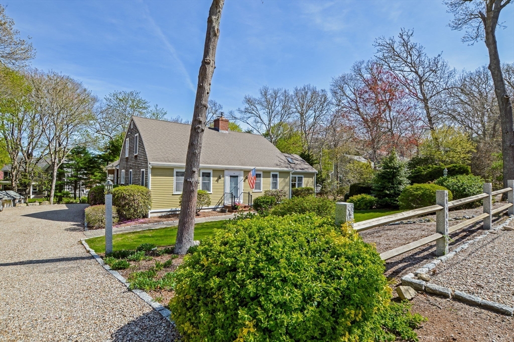 70 Ambleside Drive, Falmouth, Massachusetts, 4 Bedrooms Bedrooms, 9 Rooms Rooms,3.5 BathroomsBathrooms,Residential Income,For Sale,Ambleside Drive,73368973