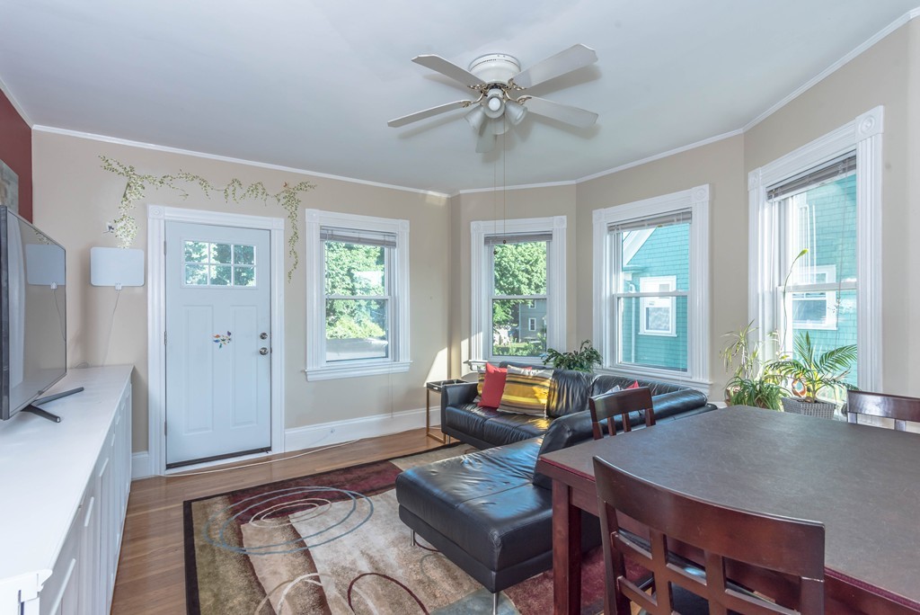 16 Walker St, Newton, Massachusetts, 4 Bedrooms Bedrooms, 6 Rooms Rooms,2 BathroomsBathrooms,Residential Lease,For Rent,Walker St,73369036