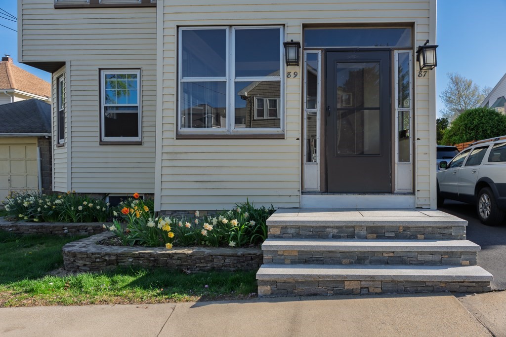 87 Harnden Ave, Watertown, Massachusetts, 2 Bedrooms Bedrooms, 5 Rooms Rooms,1 BathroomBathrooms,Residential Lease,For Rent,Harnden Ave,73369038