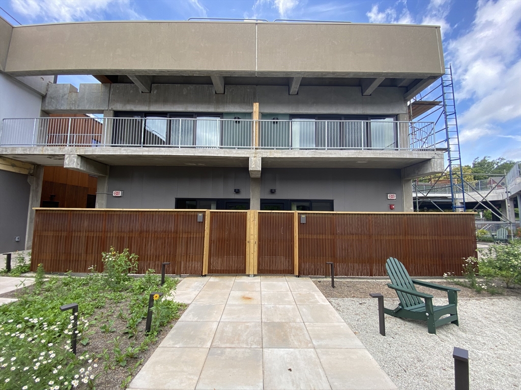1060 Broadway, Somerville, Massachusetts, 2 Bedrooms Bedrooms, 3 Rooms Rooms,2 BathroomsBathrooms,Residential Lease,For Rent,Broadway,73369042