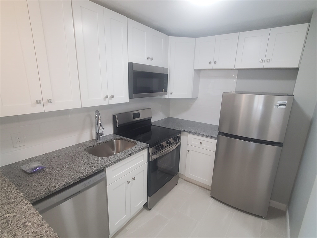 10 Copeland Street, Quincy, Massachusetts, 2 Bedrooms Bedrooms, 4 Rooms Rooms,1 BathroomBathrooms,Residential Lease,For Rent,Copeland Street,73369043