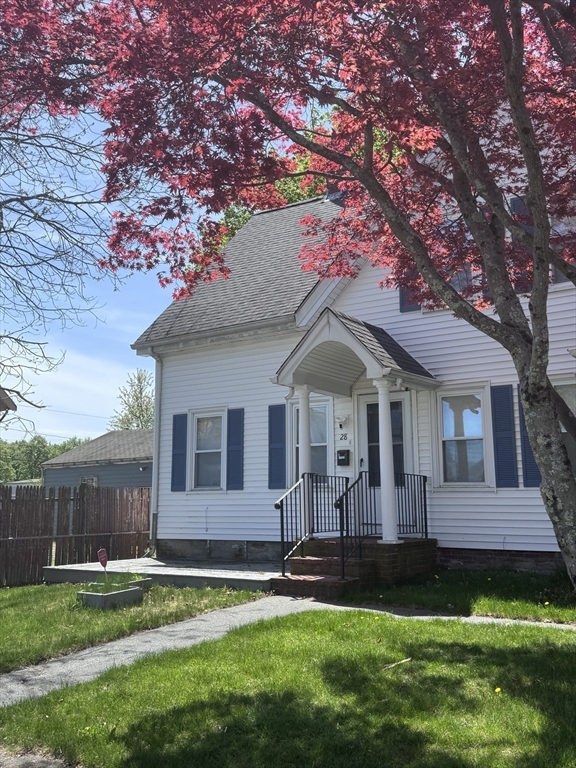 28 Arthur, Taunton, Massachusetts, 2 Bedrooms Bedrooms, 5 Rooms Rooms,1.5 BathroomsBathrooms,Residential Lease,For Rent,Arthur,73369050