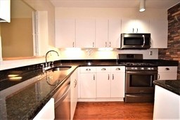 6 Canal Park, Cambridge, Massachusetts, 2 Bedrooms Bedrooms, 4 Rooms Rooms,2 BathroomsBathrooms,Residential Lease,For Rent,Canal Park,73369053